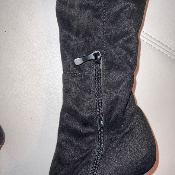 Suede thigh high boots - Picture 3 of 6